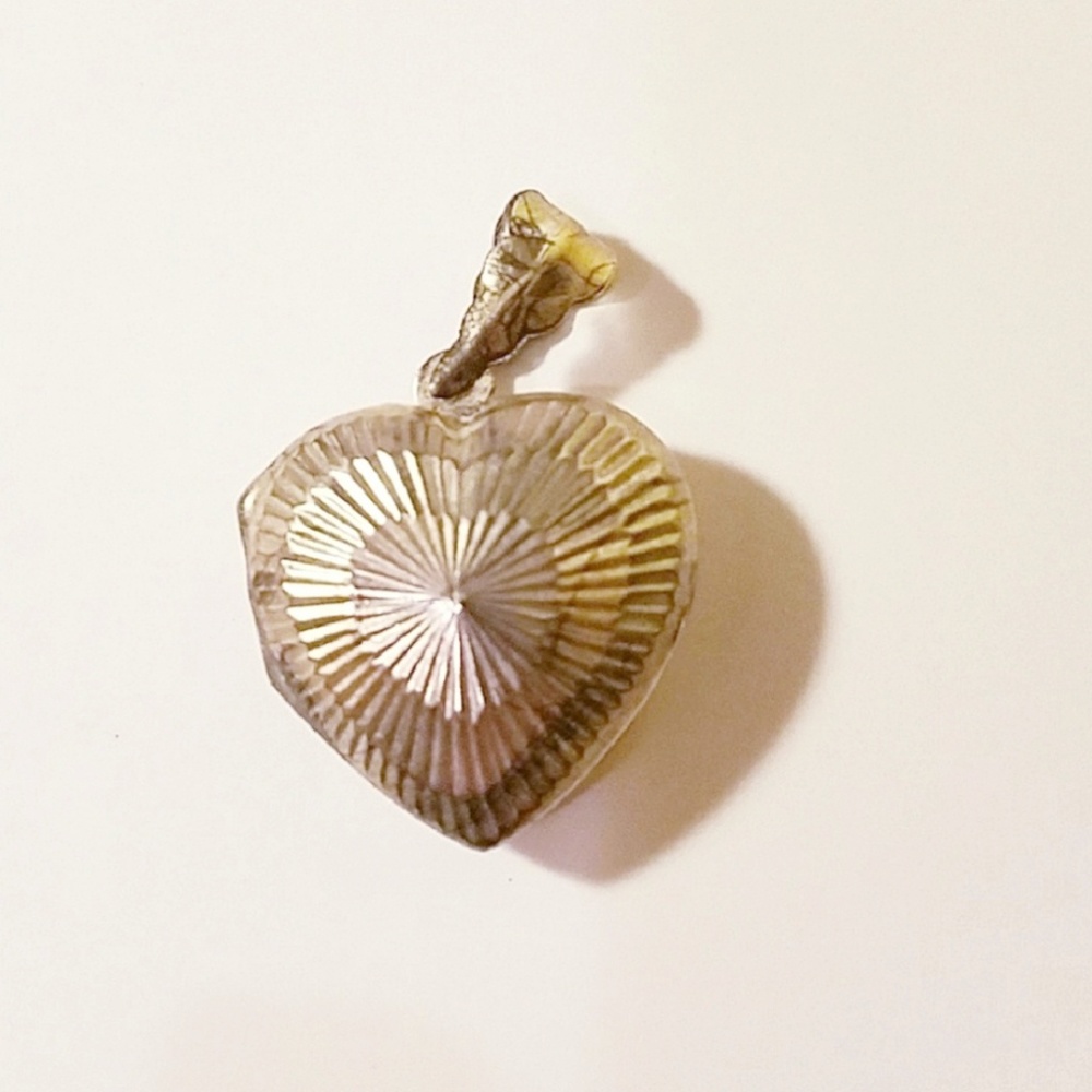 Sterling silver vintage heart locket